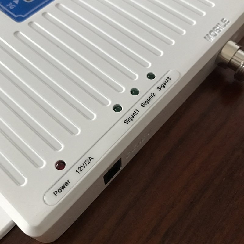 GSM/DCS/3G Tri Band Signal Network repeater signal booster repeater 500 square meters area high-power mobile signal amplifier